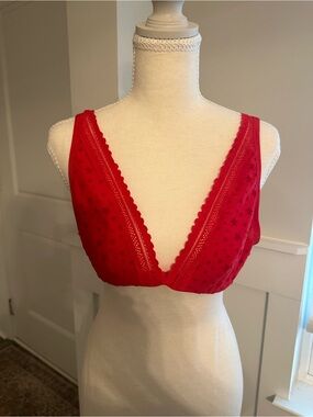 Aerie Red Lace Plunge Bralette with Star Pattern Size Lg